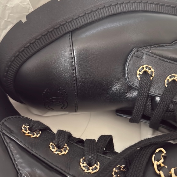 CHANEL Lambskin & Calfskin Combat Boots/Glossy Leather - Picture 8 of 9